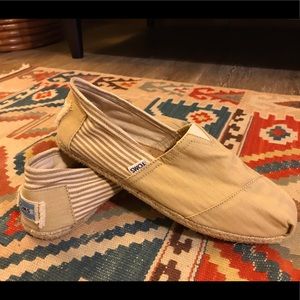 Beige Toms Espadrilles